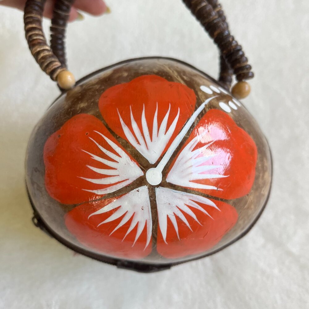 3/$30 🌟 Coconut Purse with Red Hibiscus Flower 🥥 🌺 - Picture 2 of 6